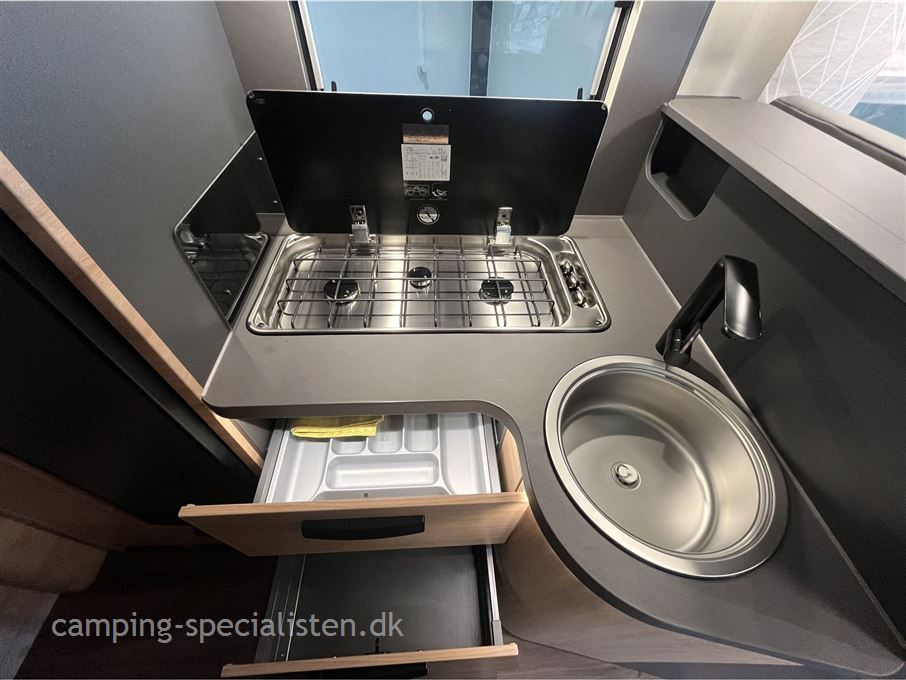Knaus L!VE TI 700 MEG Platinum Selection